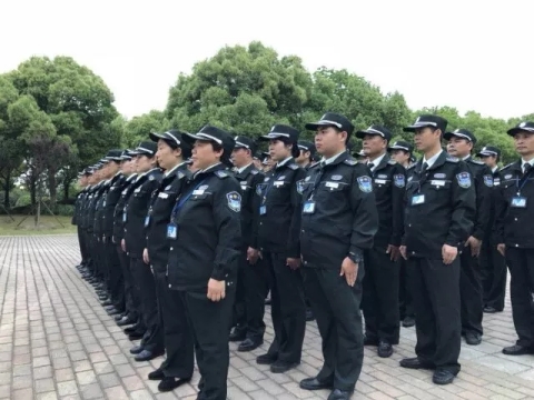 迎五一，中安保驻东华大学安保队实现全体换装仪式
